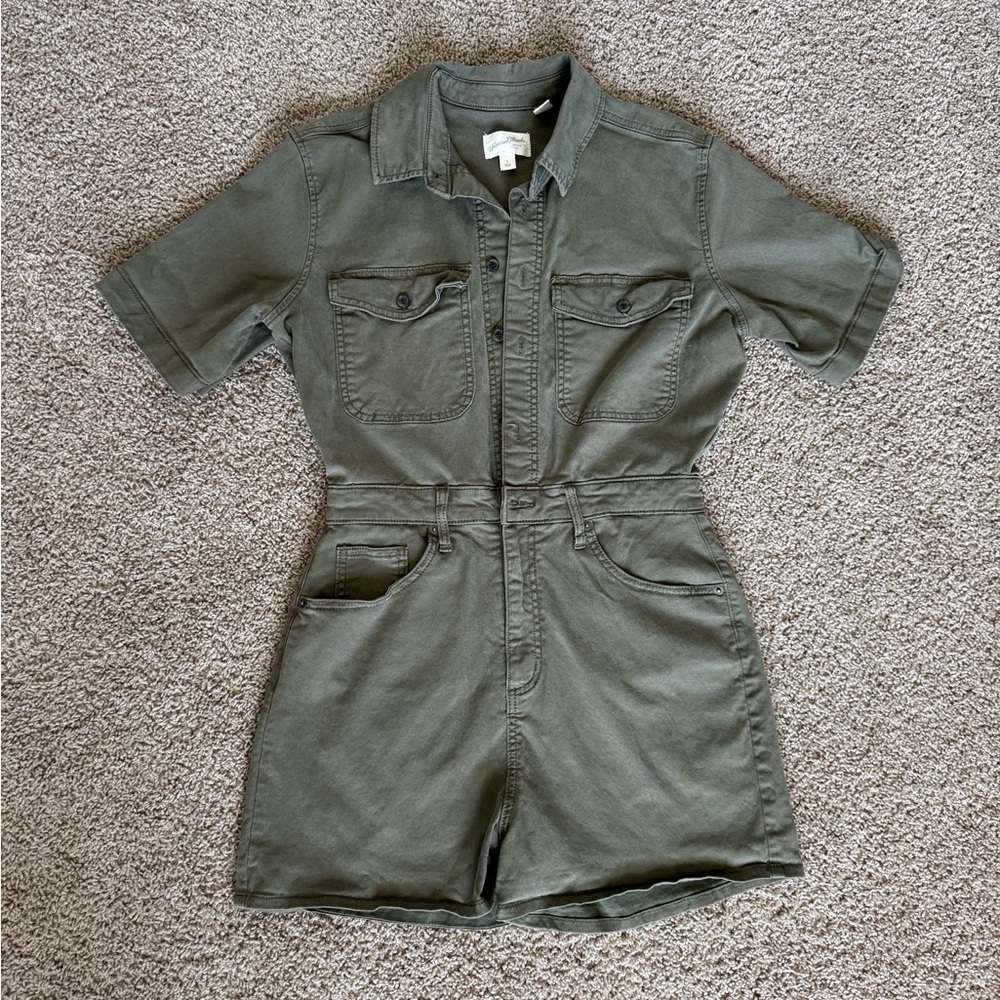Universal Thread Khaki Green Romper